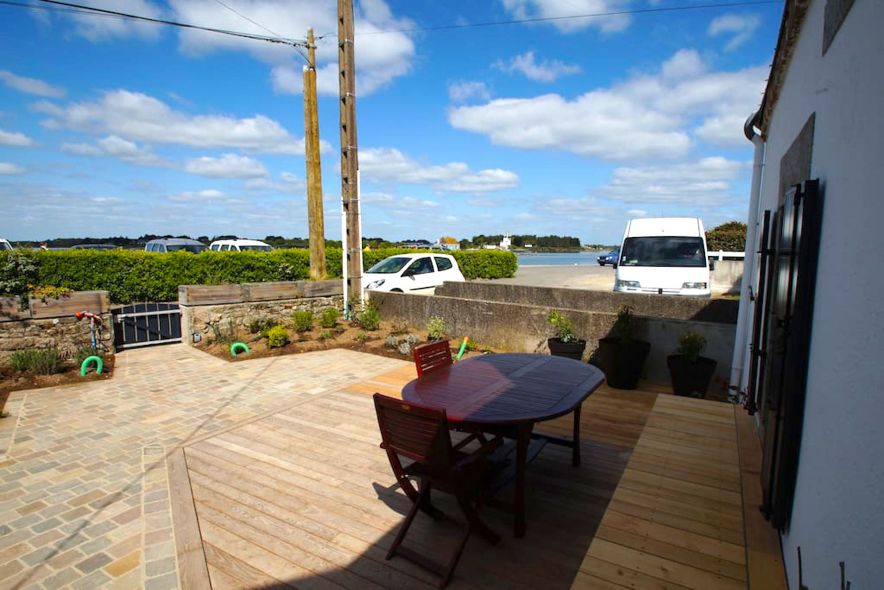 Terrasse en bois et dallage pavé